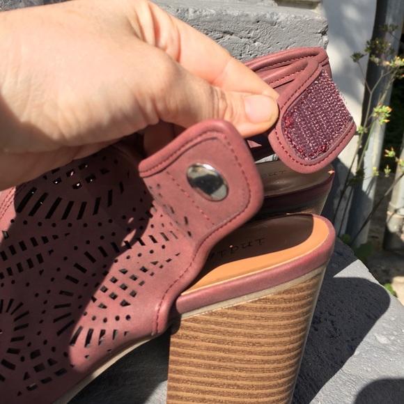 Indigo Rd Vegan Laser Cut Peep Toe Heeled Sandals - Picture 6 of 9